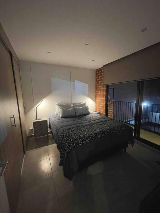 Lovely 1 Bedroom Unit With Free Parking Modra Zone 4 * Guatemala City