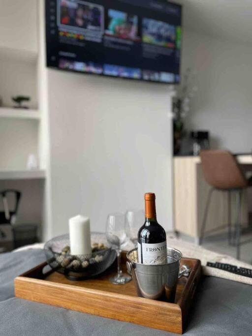 Lovely 1 Bedroom Unit With Free Parking Modra Zone 4 * Guatemala City